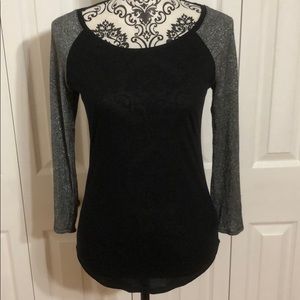 American Eagle Outfitters Jeresy style shirt